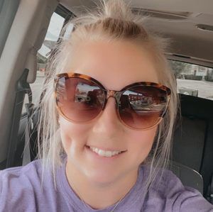 Meet your Posher, Molly